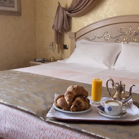Colomba D'oro Hotel