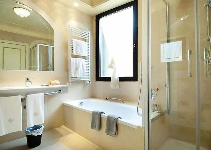 克伦巴德欧若酒店